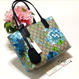 ❣️SOLD❣️Gucci Blooms reversible Medium Tote